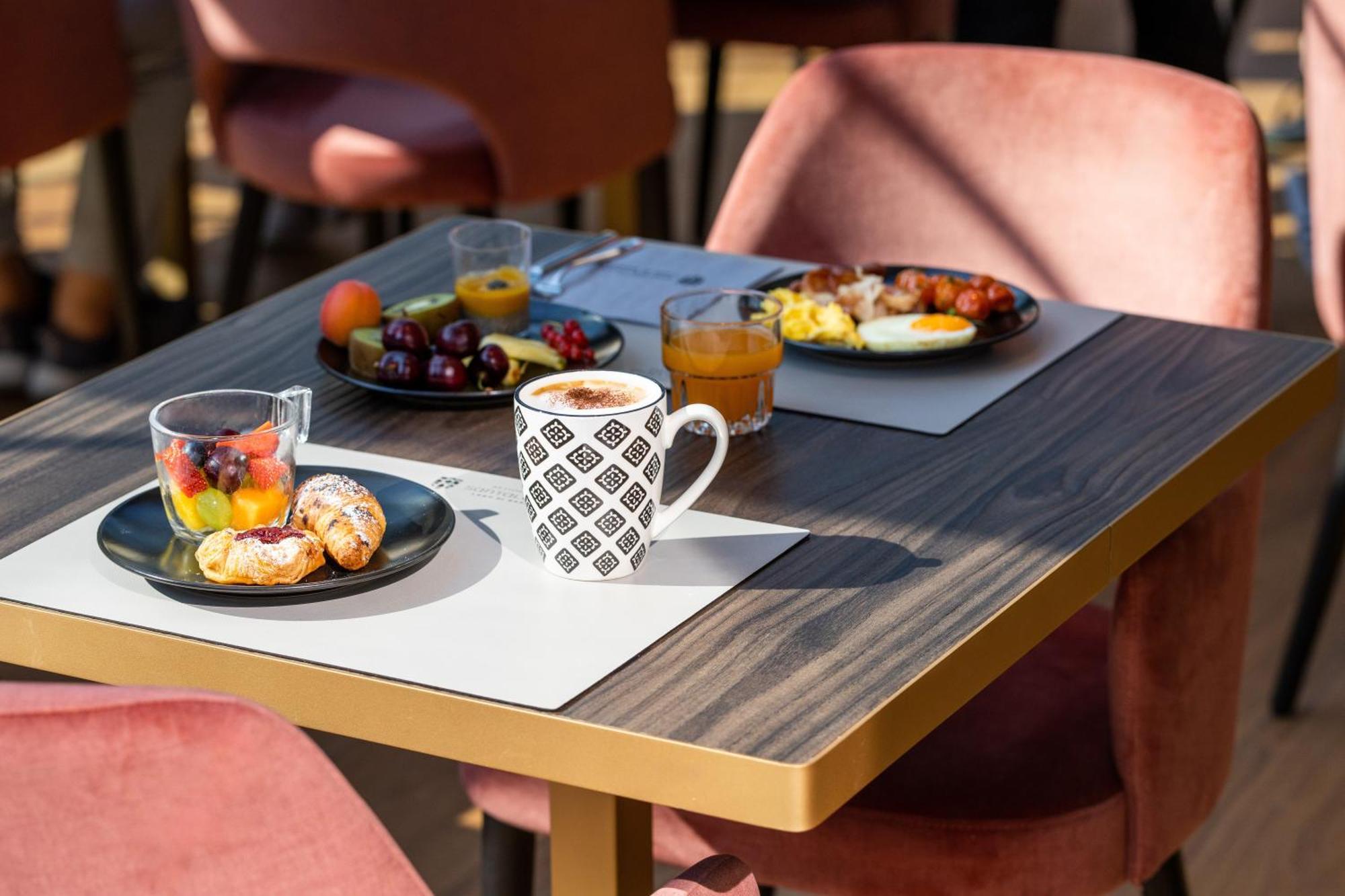 Aktivhotel Santalucia Torbole Sul Garda Екстериор снимка