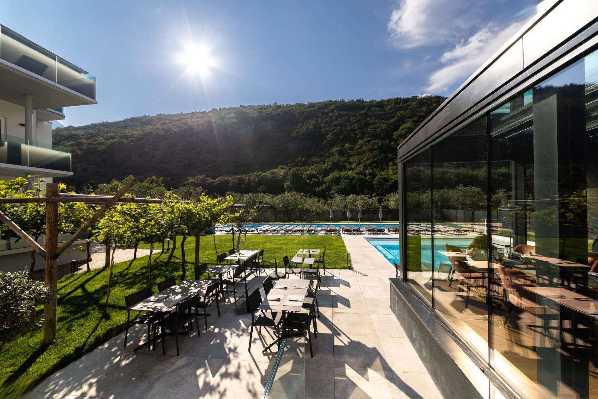 Aktivhotel Santalucia Torbole Sul Garda Екстериор снимка
