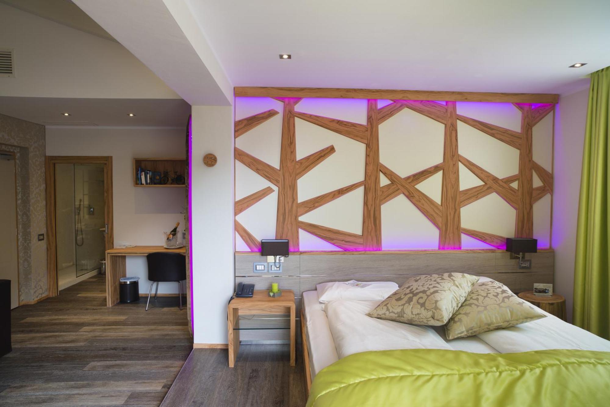 Aktivhotel Santalucia Torbole Sul Garda Стая снимка
