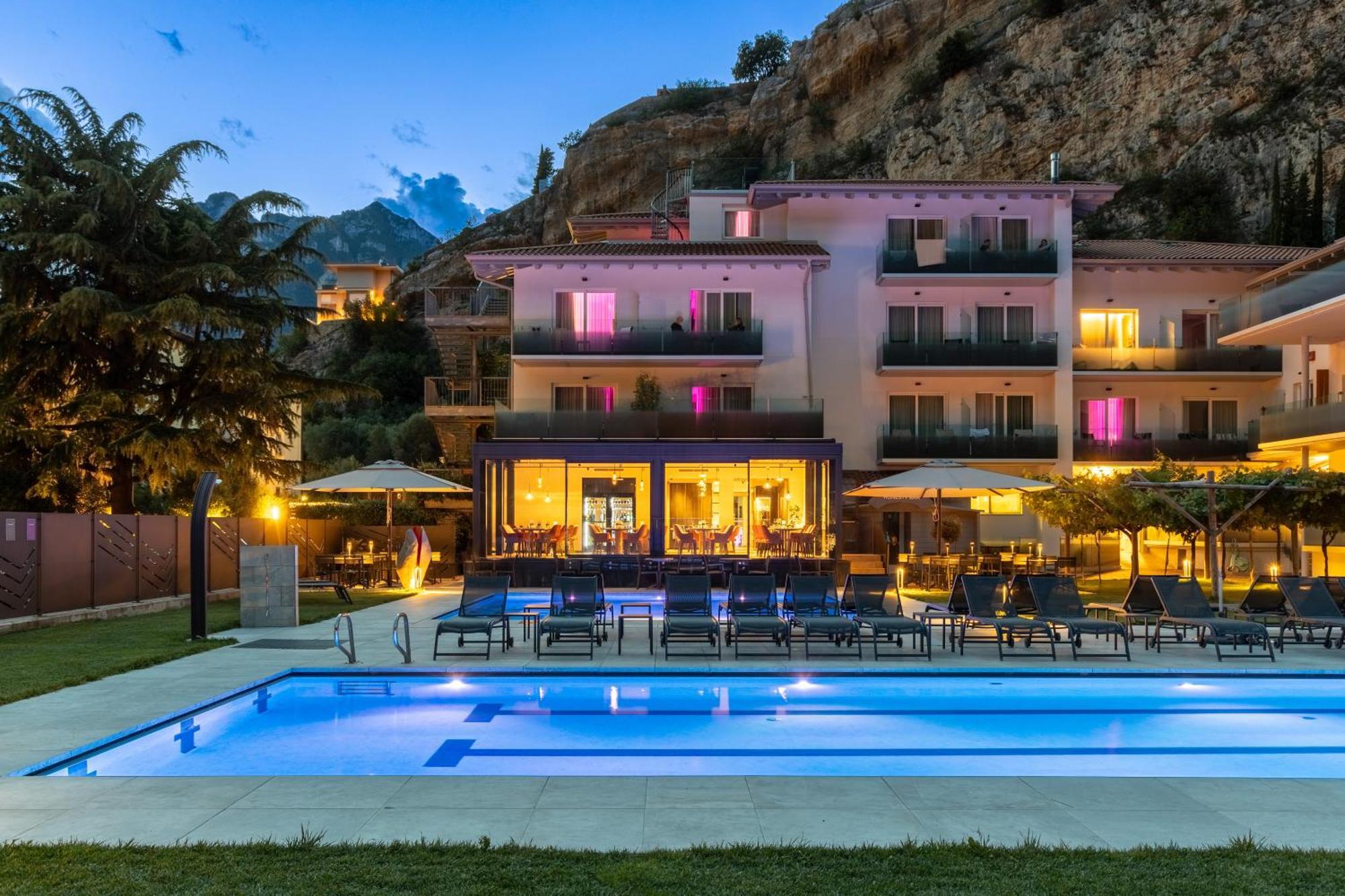 Aktivhotel Santalucia Torbole Sul Garda Екстериор снимка