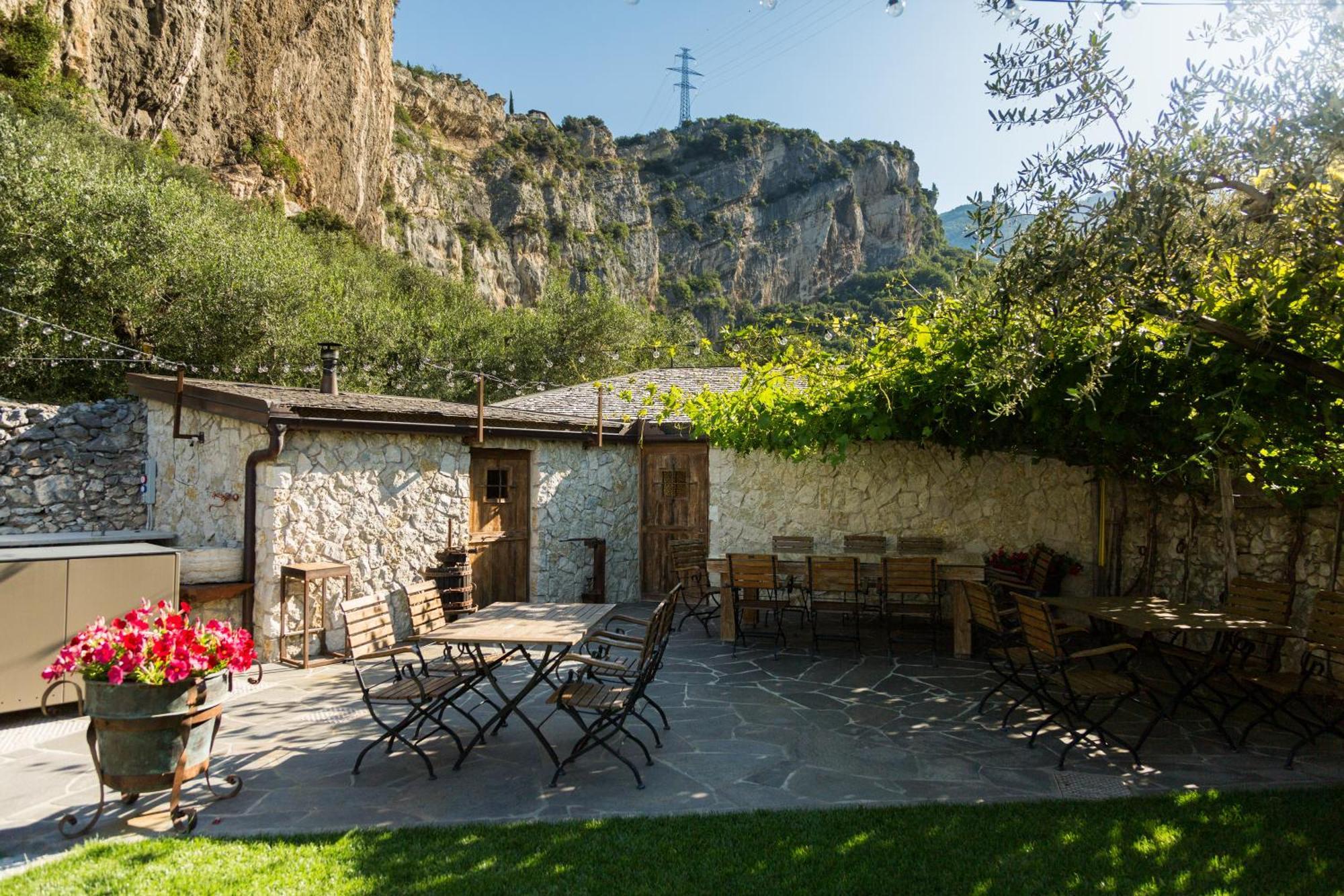 Aktivhotel Santalucia Torbole Sul Garda Екстериор снимка