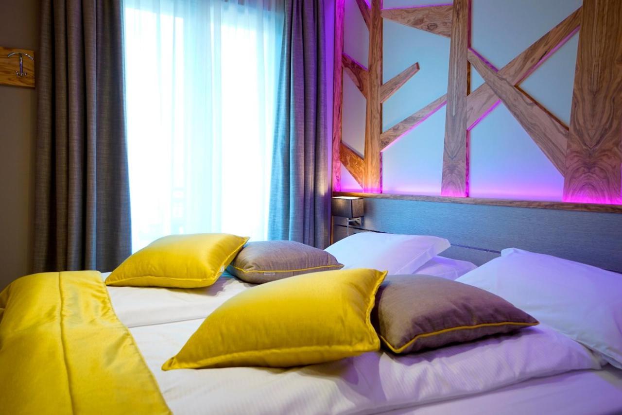 Aktivhotel Santalucia Torbole Sul Garda Екстериор снимка